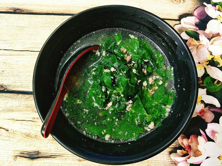 Canh từ là vông vang.