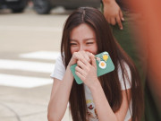 Yêu - Mang theo con gái đi tái hôn, tôi đã khóc khi thấy ​​qua camera những việc mẹ chồng làm