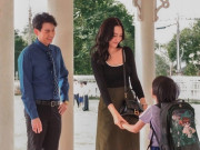Yêu - Đến nhà vợ cũ đón con, thấy con háo hức khoe quà bố dượng tặng mà tôi lặng lẽ rơi nước mắt