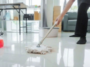 Nhà đẹp - Tại sao lại ngửi thấy mùi tanh sau khi lau nhà? Đây là cách khắc phục