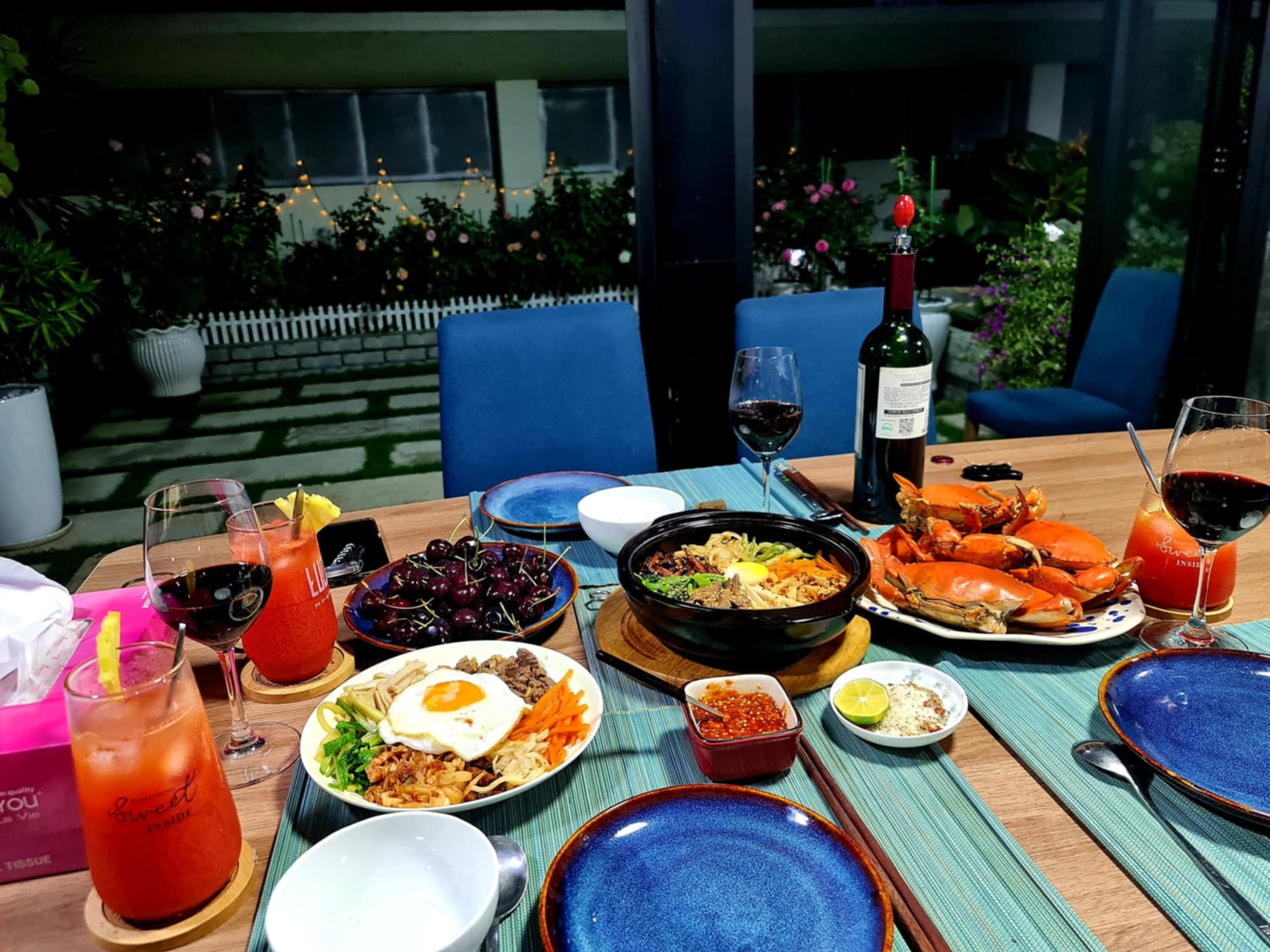 “Ốc đảo xanh mát” ở penthouse tầng 23 của mẹ đảm Bình Dương: Hoa hồng tỏa ngát hương, vườn rau trái trĩu quả - 6