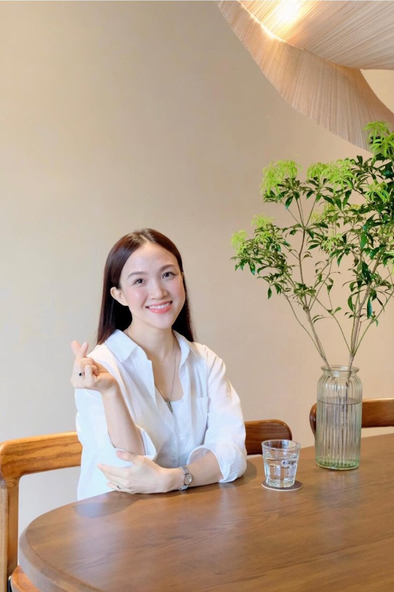 Nhan sắc của bà xã Phan Đinh Tùng thăng hạng qua thời gian.
