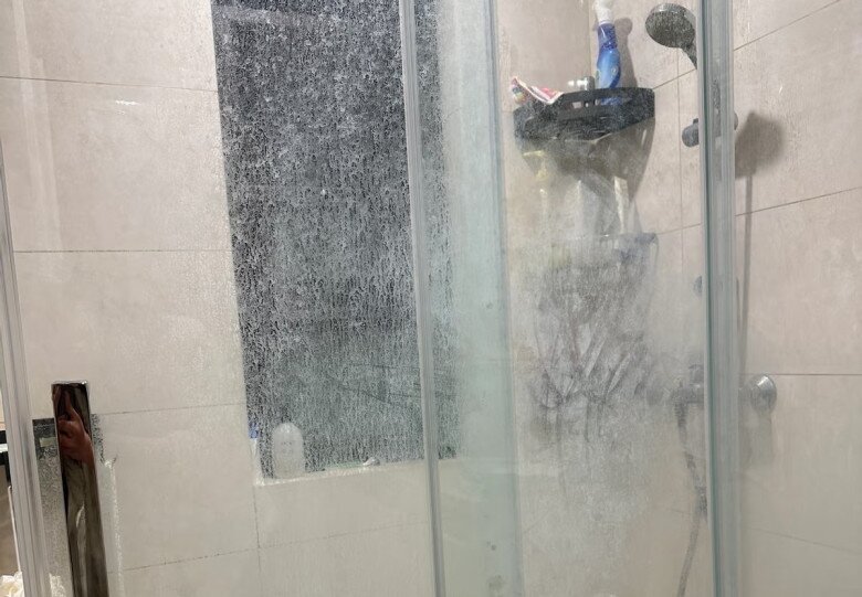 Tại sao ngày càng nhiều người loại bỏ vách kính nhà tắm? 3 thiết kế này được ưa chuộng hơn - 2
