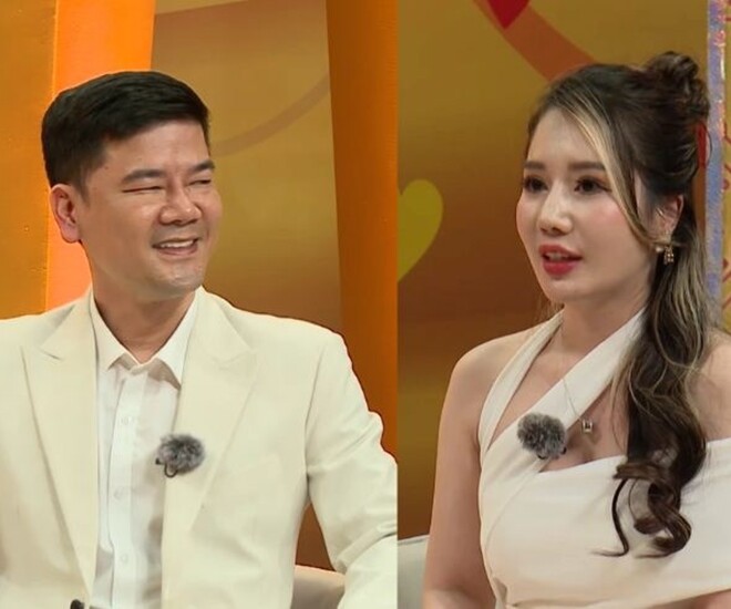 Vợ chồng chị Thu Thủy, anh Anh Tuấn.