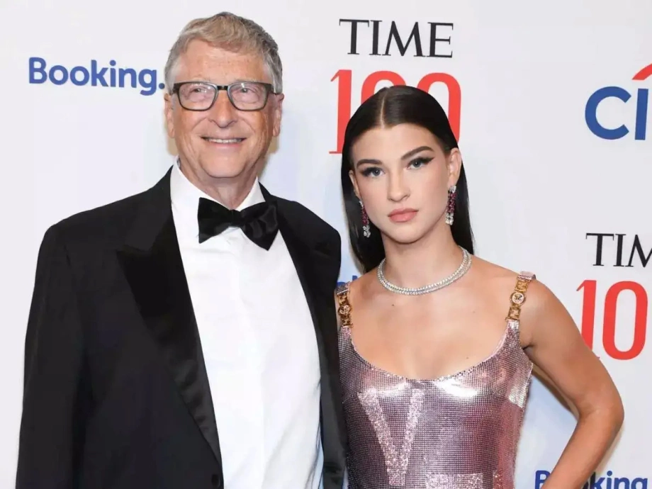Tỷ phú Bill Gates và con gái út, Phoebe Gates. 