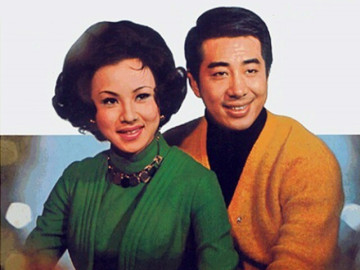 Ly hôn vì chồng ngoại tình với đàn ông, nữ diễn viên tái hôn với tình trẻ kém 25 tuổi, U70 gặp biến cố lớn