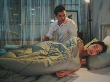Nửa đêm chồng cũ tự ý xông vào nhà tôi, hành động sau đó của anh khiến tôi nghẹn ngào