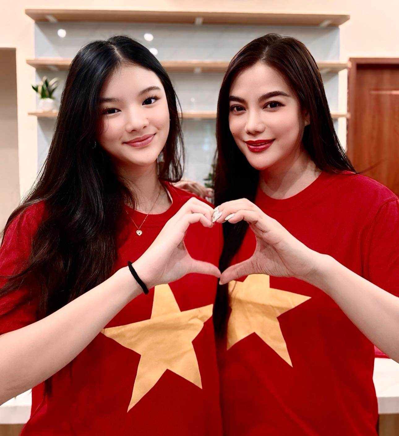 Con gái Trương Ngọc Ánh ngày càng xinh đẹp ở tuổi 17.