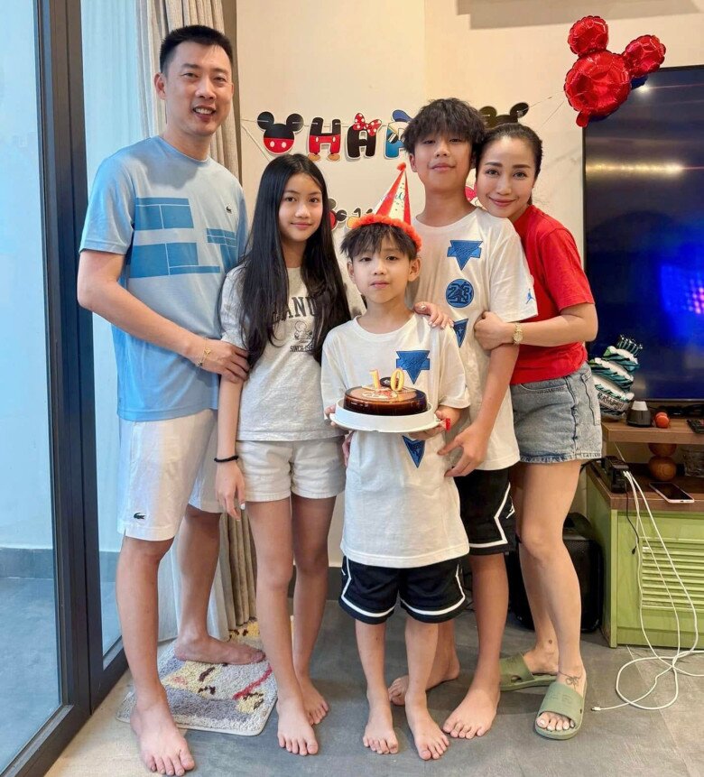 Nữ nghệ sĩ cảm nhận cuộc sống đủ đầy hơn sau khi đoàn tụ với chồng.