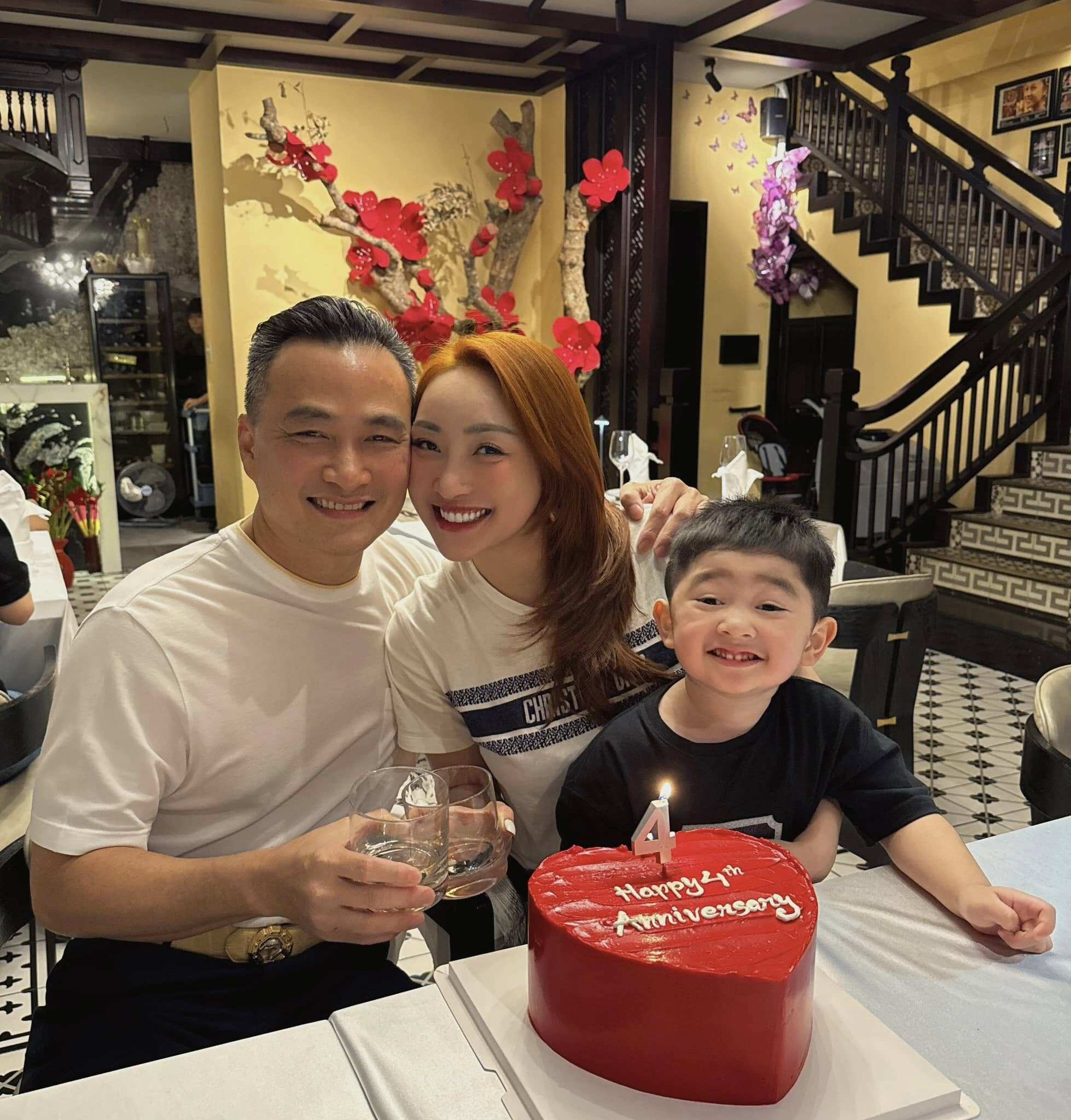 Vợ chồng Chi Bảo - Lý Thùy Chang có tổ ấm viên mãn.