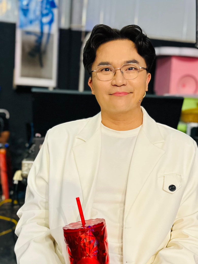 Đại Nghĩa là một trong những MC nổi tiếng của showbiz Việt.
