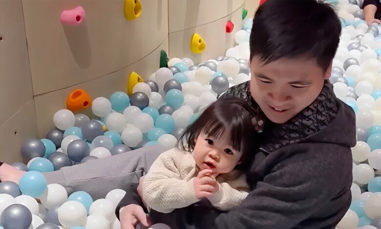 Dù bận rộn, chủ tịch Đỗ Vinh Quang luôn dành thời gian chơi đùa với ái nữ.