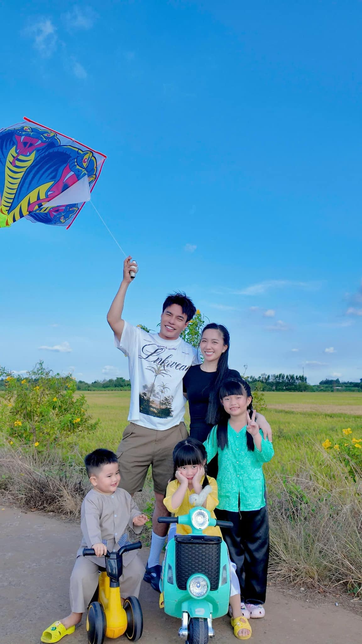 Lê Dương Bảo Lâm và Quỳnh Quỳnh có hôn nhân hạnh phúc bên 3 con đủ nếp, đủ tẻ.