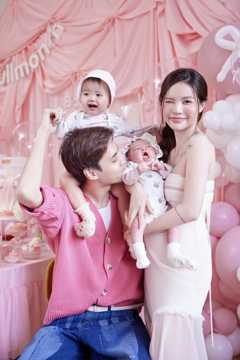 Tổ ấm viên mãn của cặp đôi khiến dân tình ngưỡng mộ.
