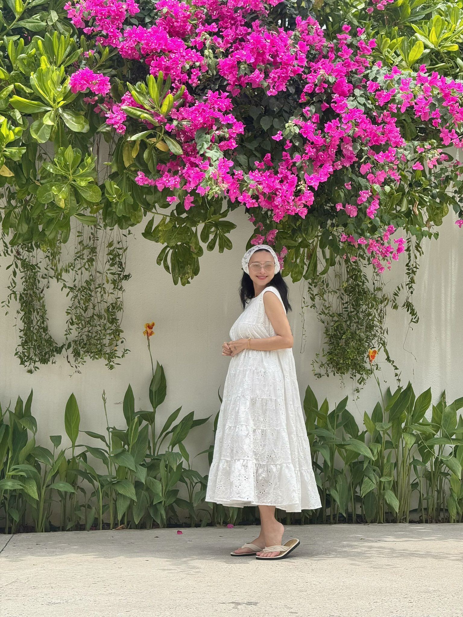 Nữ diễn viên được khen ngợi trẻ trung, tươi tắn khi bầu bí.