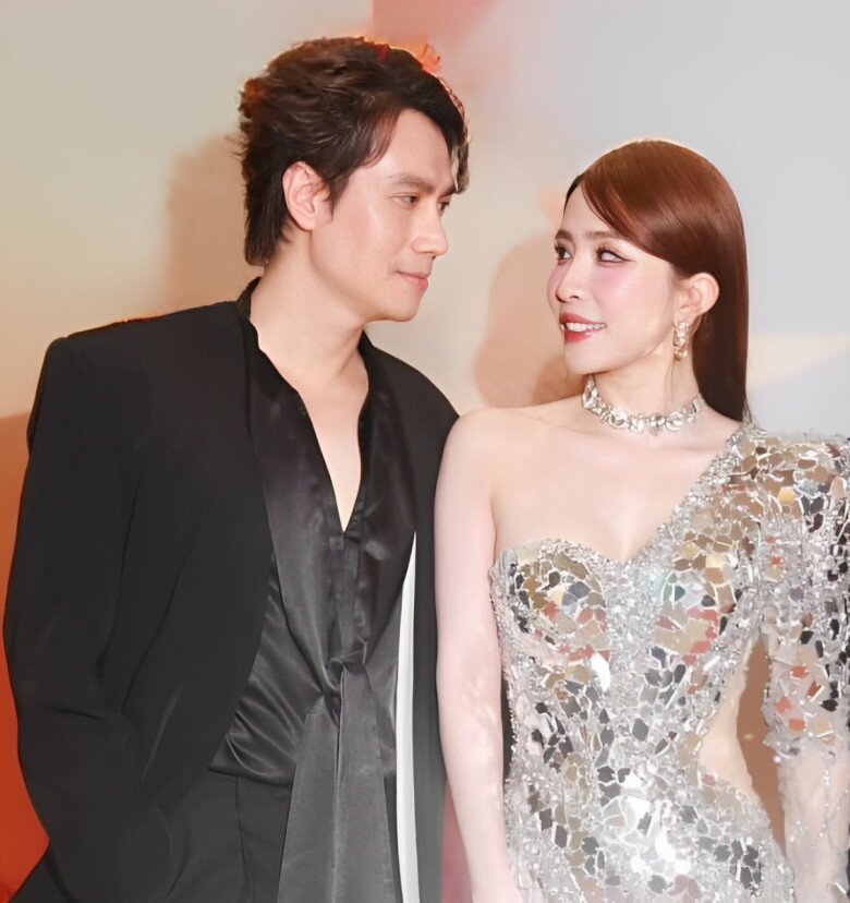 Người hâm mộ phấn khích, cho rằng Việt Anh đang ngầm thừa nhận hẹn hò với Quỳnh Nga.