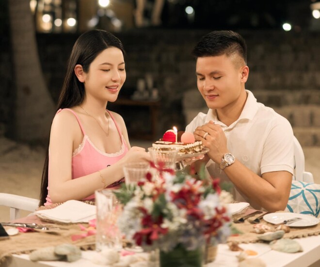Sau 1 năm đám cưới, Quang Hải và Chu Thanh Huyền có cuộc sống sung túc đáng mơ ước.