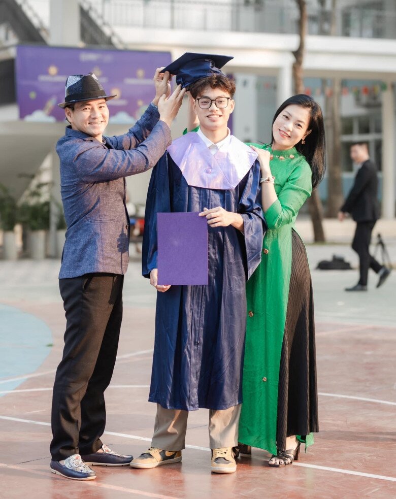 Khánh Minh sinh năm 2007, là con trai đầu lòng của vợ chồng Xuân Bắc.
