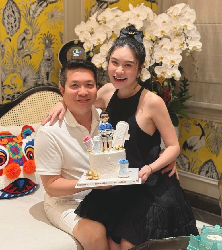 Cuộc sống xa hoa và những ồn ào gây tranh cãi của ca sĩ Đoàn Di Băng - 14