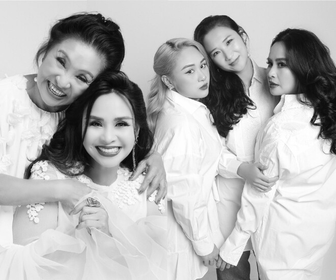 Thanh Lam đăng ảnh quấn quýt bên mẹ ruột và các con trong Ngày của Mẹ.