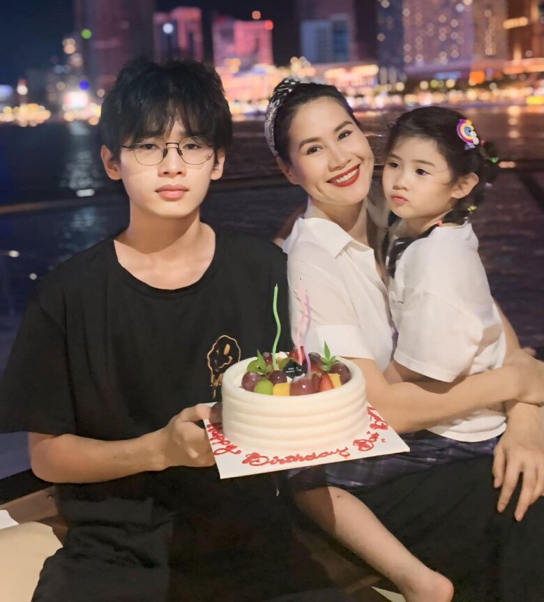Quý tử Thân Thúy Hà ngày càng điển trai.