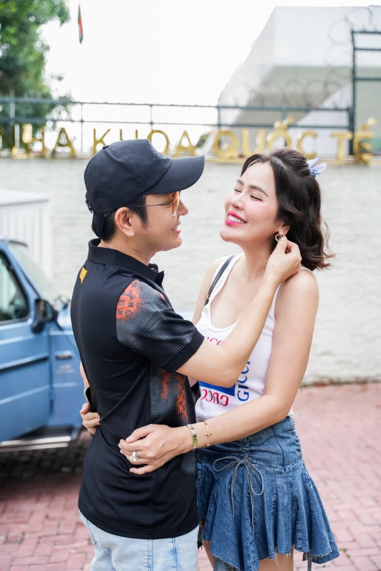 Phương Lê và Vũ Luân đồng hành với nhau như hình với bóng.