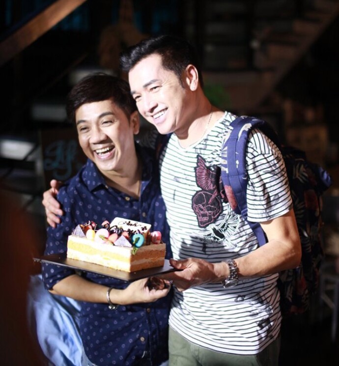 Trong phim Ngôi nhà bươm bướm, Thành Lộc và Quang Minh đóng cặp vợ chồng đồng giới.
