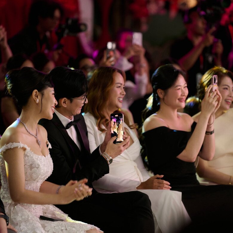Huy Khánh đăng ảnh Mạc Anh Thư kèm tuyên bố mối quan hệ, vẫn si mê người xưa được khuyên amp;#34;cua lại vợ cũamp;#34; - 2