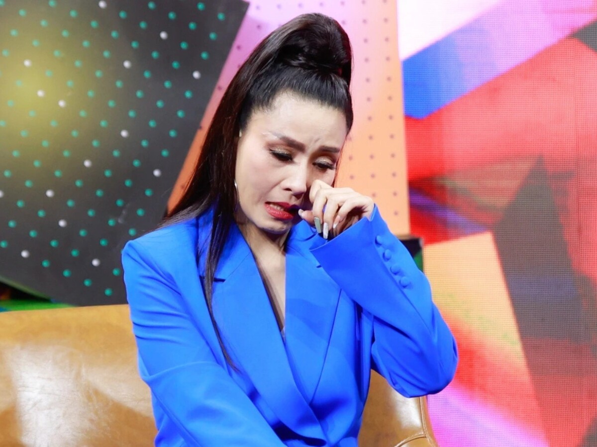 Kiều Oanh bật khóc khi kể lại ngày hay tin mẹ qua đời.