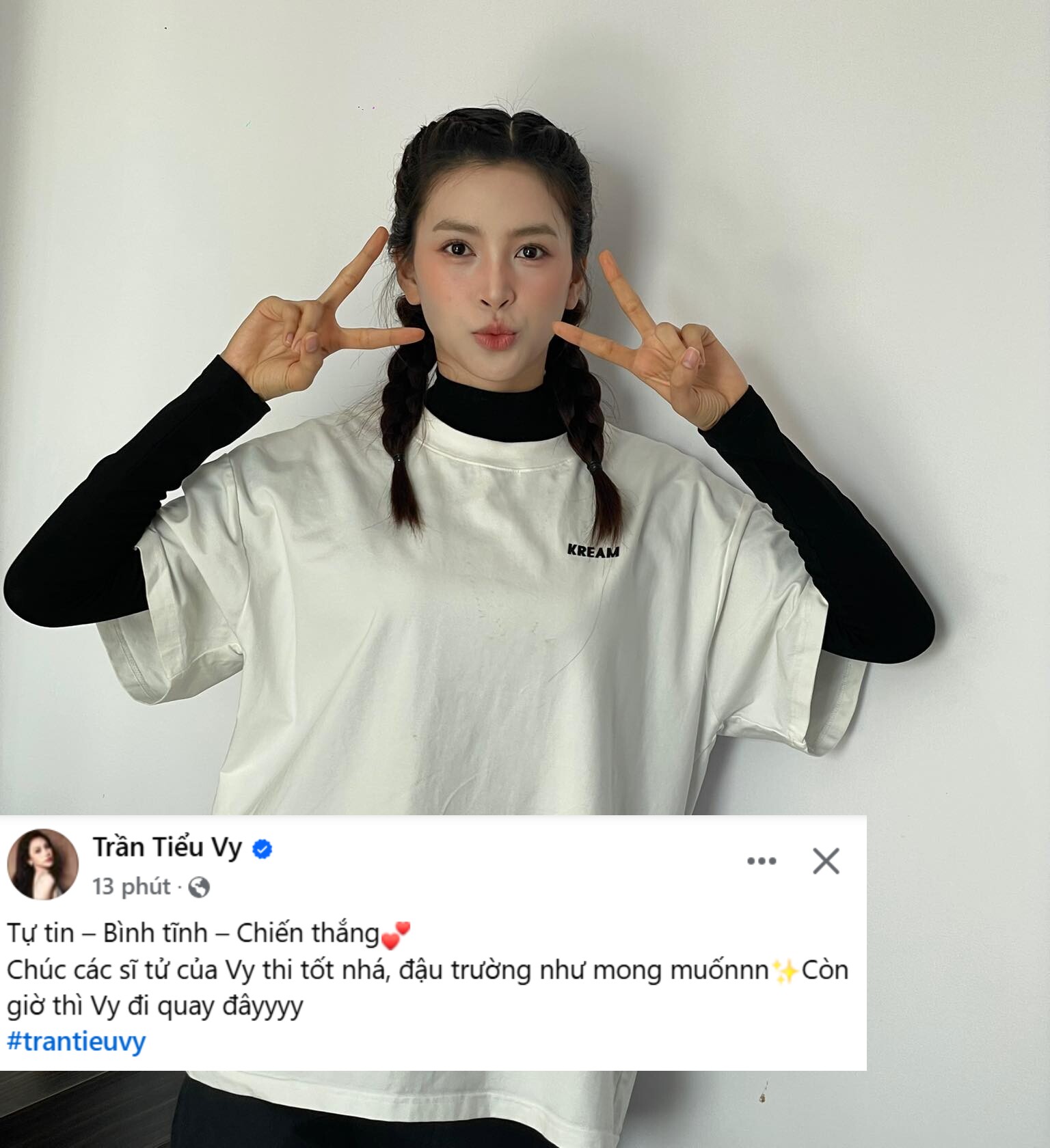 Hoa hậu Tiểu Vy gửi lời chúc đến các sĩ tử: Tự tin - Bình tĩnh - Chiến thắng. Chúc các sĩ tử của Vy thi tốt nhá, đậu trường như mong muốn.