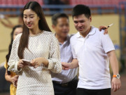 Giải trí - Đỗ Mỹ Linh cùng chồng lên xe sang 20 tỷ đồng rời sân Hàng Đẫy