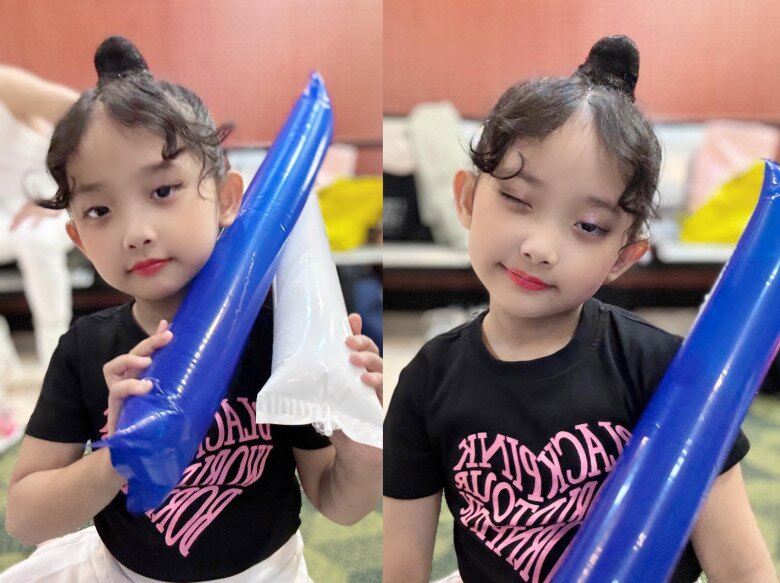 Bé Anna điệu đà, có sở thích làm đẹp.