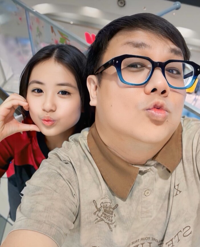 Hậu ly hôn, Gia Bảo dành toàn bộ thời gian chăm sóc ái nữ.