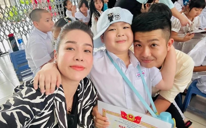 Nhật Kim Anh cùng chồng cũ quây quần hạnh phúc bên con trai, quý tử nay rõ nét tuấn tú giống hệt bố - 8
