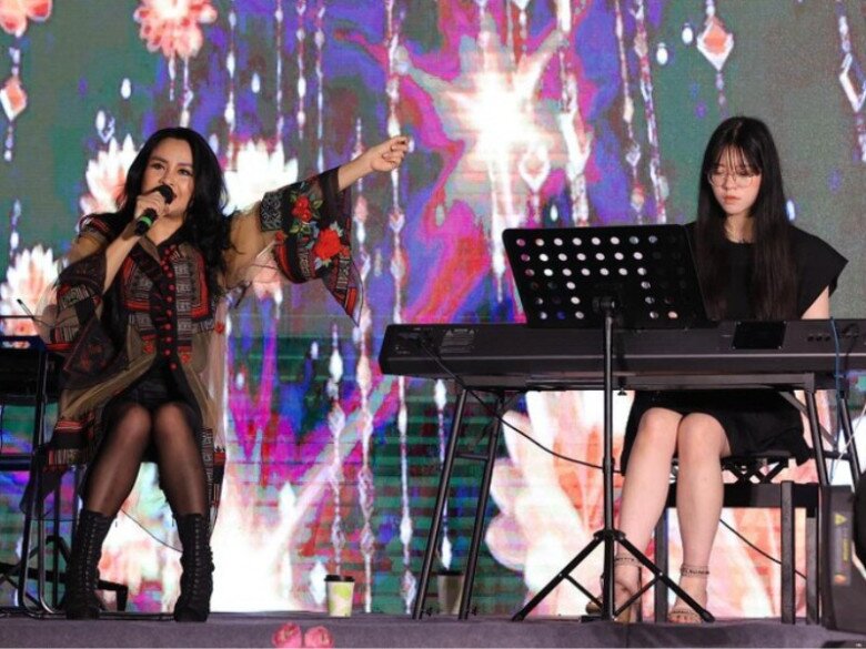 Thanh Lam từng được con riêng của chồng đệm đàn.