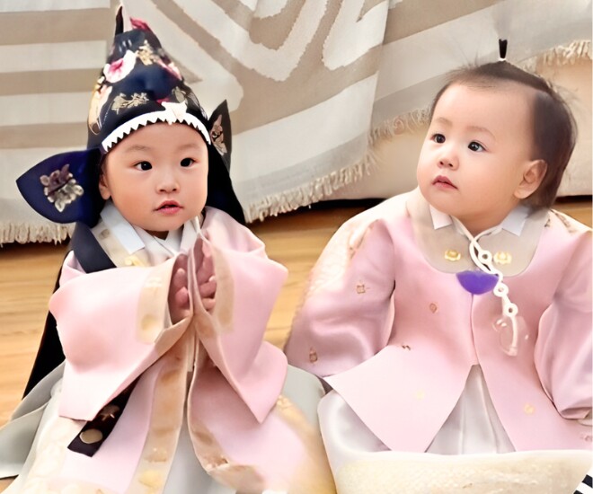 Jimmy - Jenny cực đáng yêu trong trang phục hanbok.
