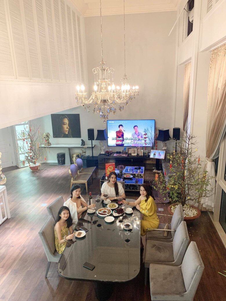 Cơ ngơi của nữ diễn viên có thiết kế sang trọng.