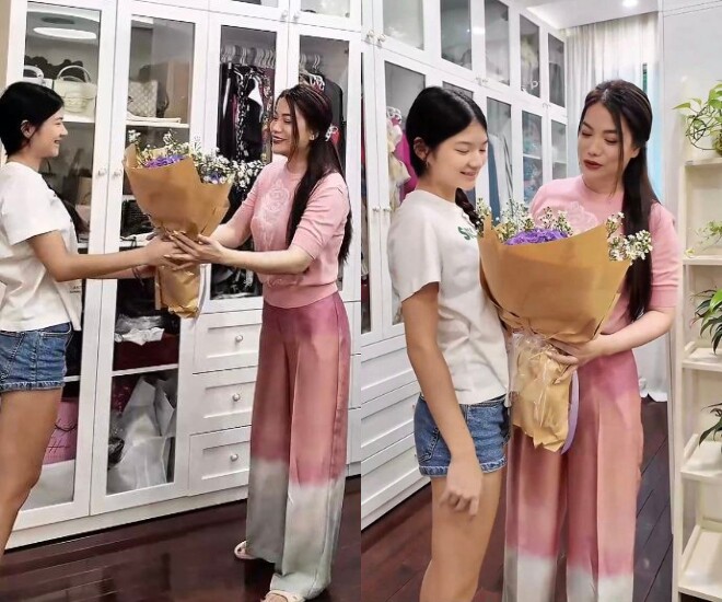 Trương Ngọc Ánh được con gái tặng hoa trong Ngày của Mẹ.