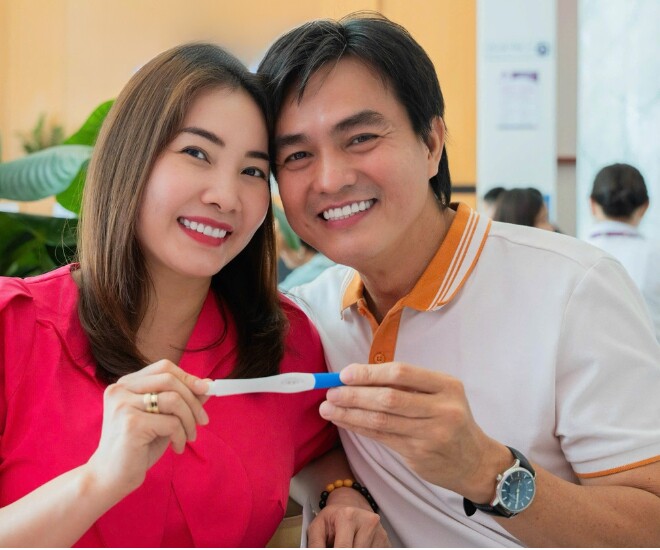 Cao Minh Đạt và bà xã Trúc Trương hạnh phúc khi chuẩn bị đón con đầu lòng.