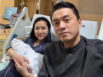 Lam Trường đón con thứ 2 với bà xã kém 17 tuổi, khoe khung cảnh ái nữ quấn quýt bên em trai vừa chào đời