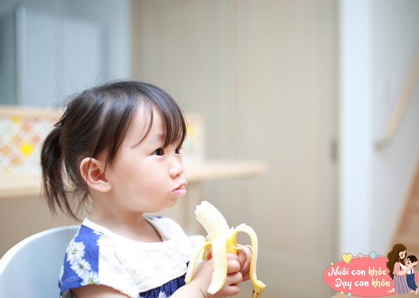 Bổ sung trái cây tươi.