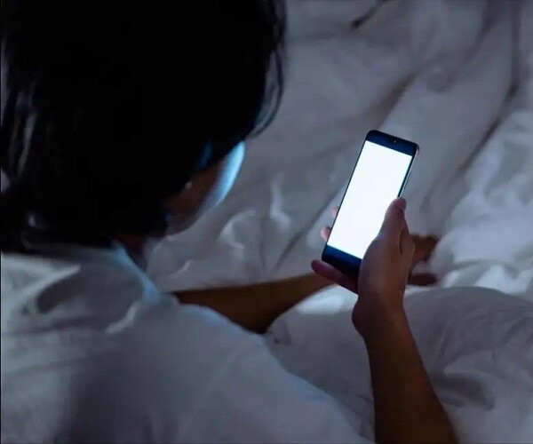 Não bộ trẻ amp;#34;nghiệnamp;#34; điện thoại và trẻ không chơi điện thoại âm thầm thay đổi, khác biệt lớn sau 10 năm - 1