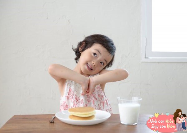 Khi chọn sữa cho trẻ, mẹ hãy tìm sản phẩm có chứa HMO.