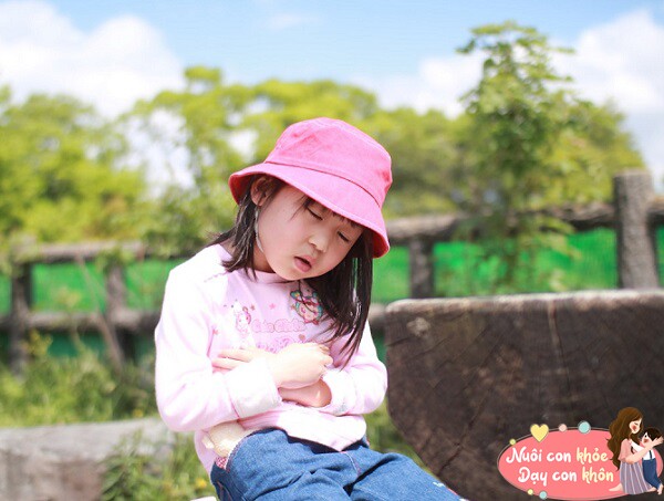 Trẻ nhỏ nhạy cảm với những thay đổi trong cơ thể.