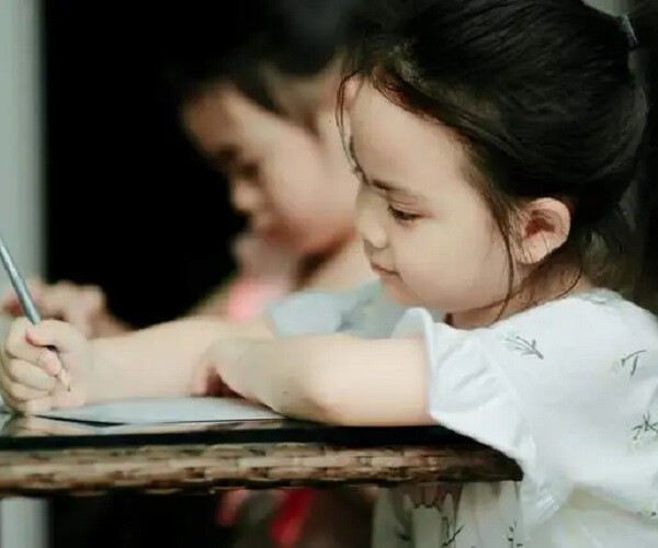 Đứa trẻ amp;#34;thần đồngamp;#34; có IQ cao sẽ thể hiện tài năng nếu mẹ kích hoạt đúng 5 điểm - 1