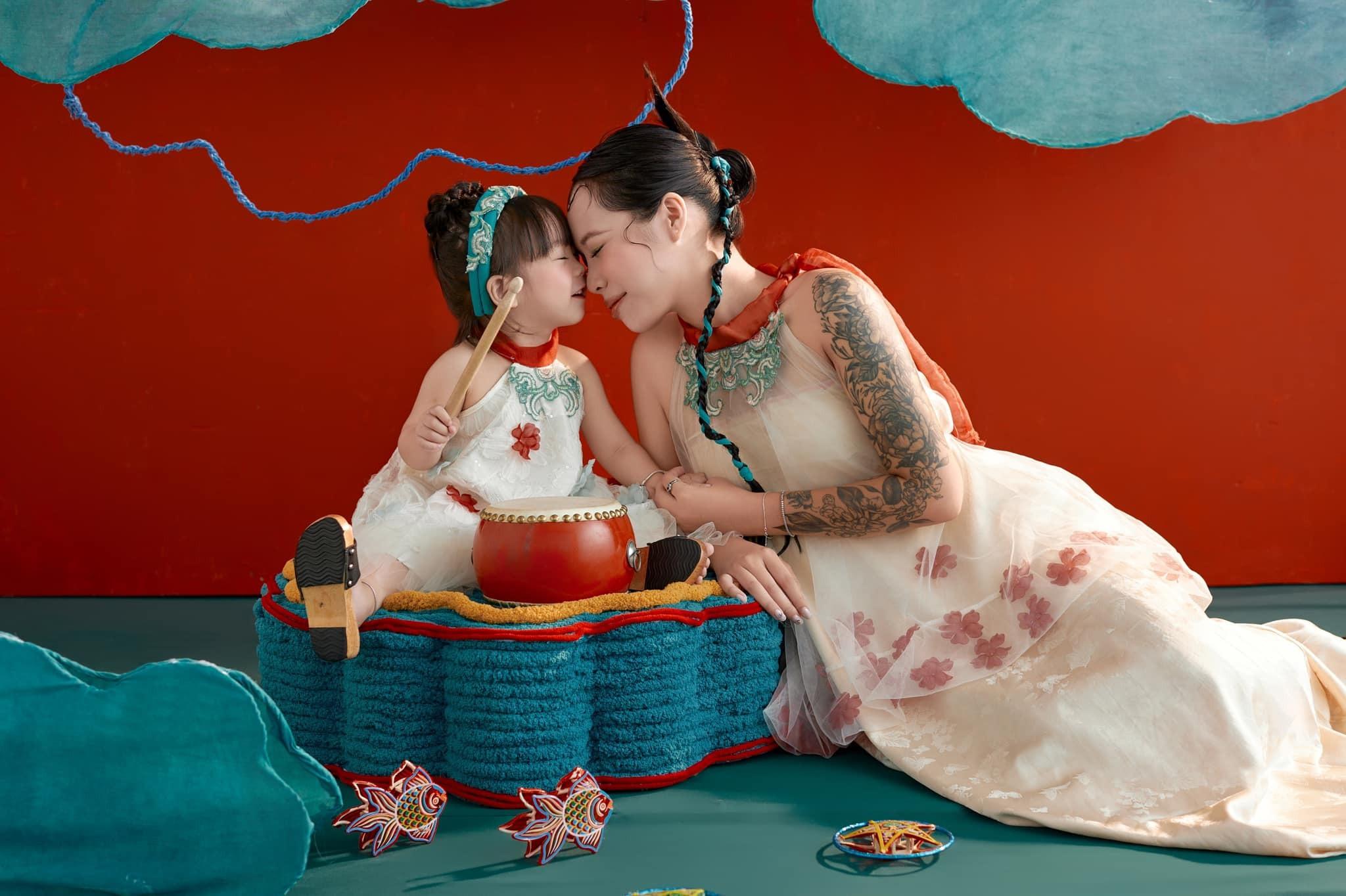 Gia đình bé Minh Châu - kênh TikTok minchou_oe_oe