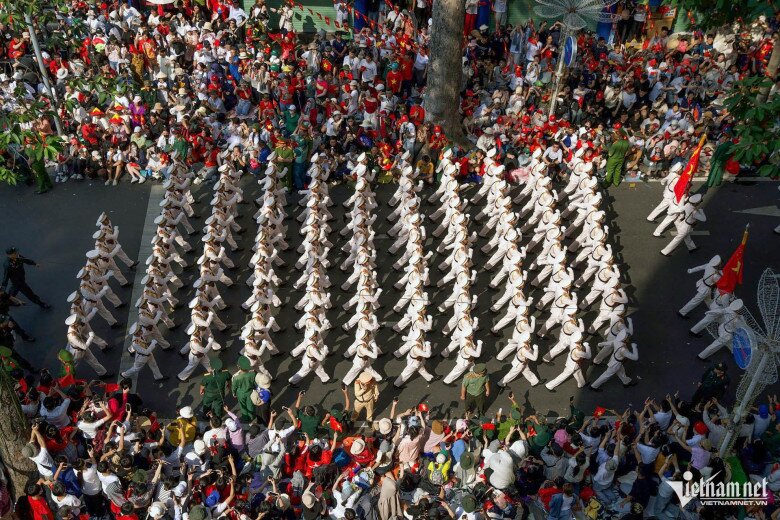 Đoàn diễu binh Quân đội, Công an amp;#34;đi trong vòng tay nhân dânamp;#34; - 22