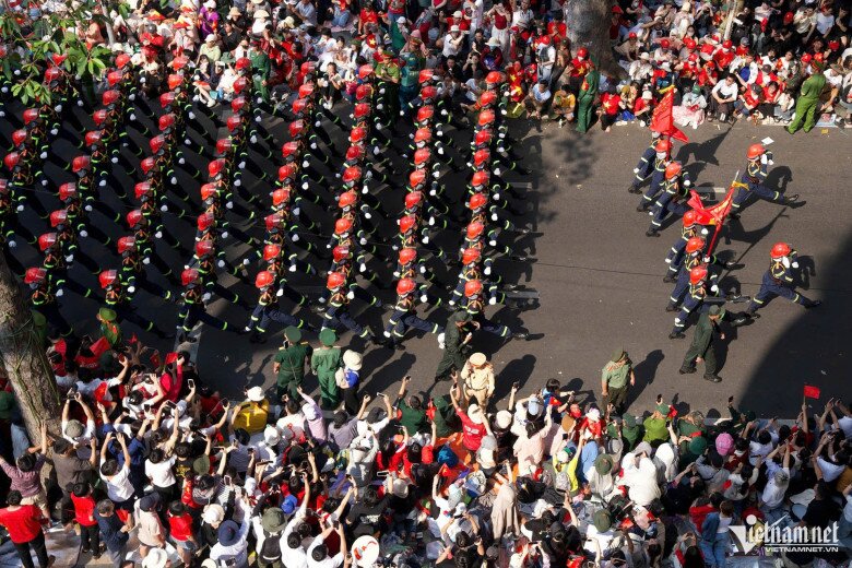 Đoàn diễu binh Quân đội, Công an amp;#34;đi trong vòng tay nhân dânamp;#34; - 23