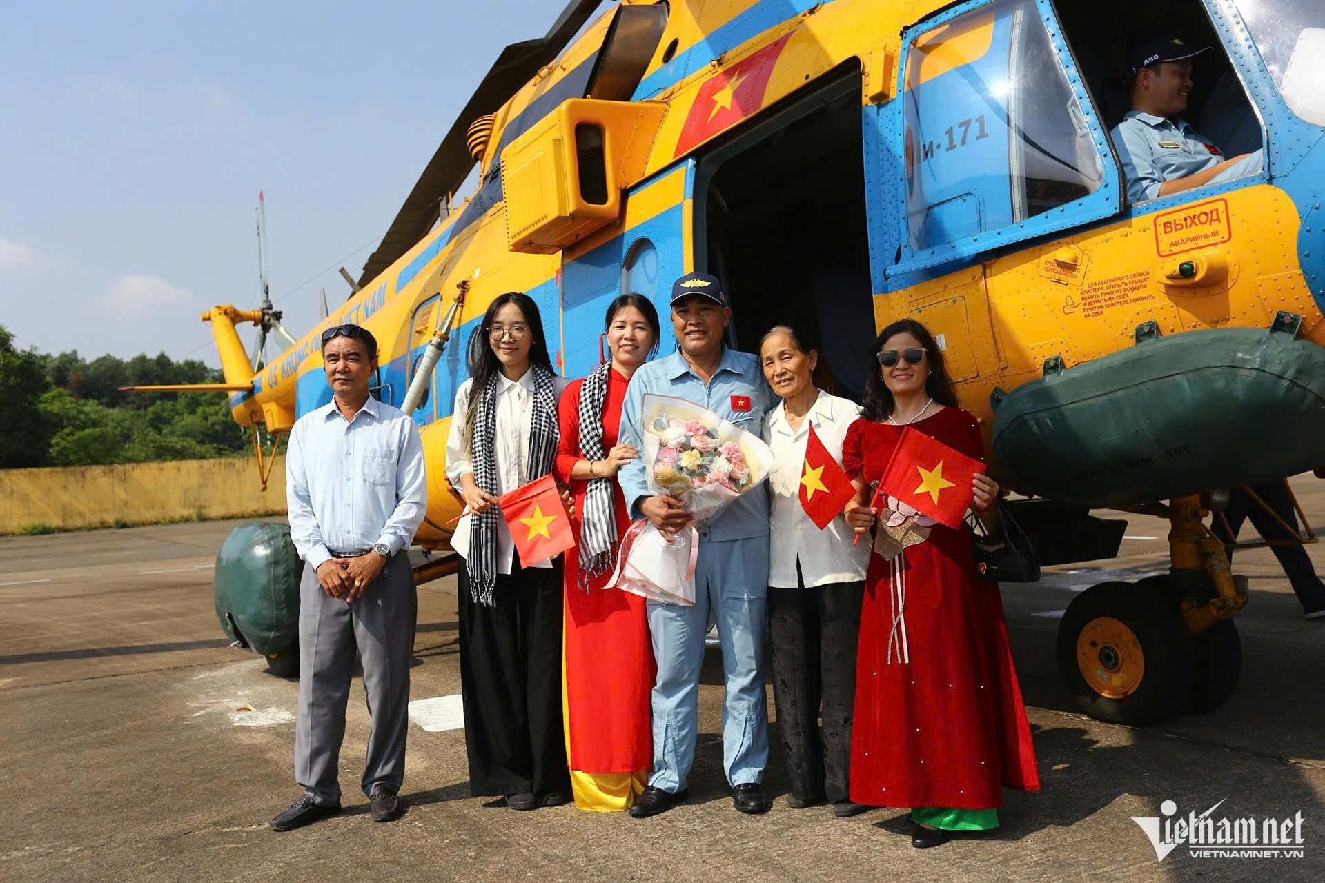 Đoàn diễu binh Quân đội, Công an amp;#34;đi trong vòng tay nhân dânamp;#34; - 11