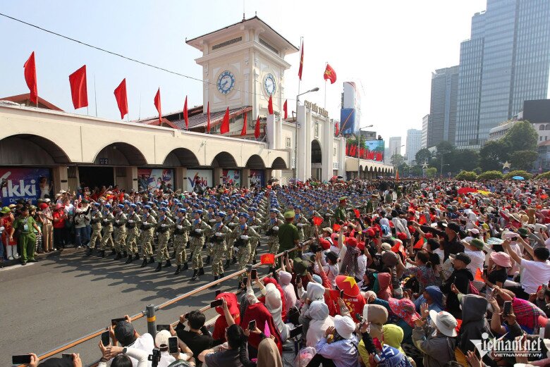 Đoàn diễu binh Quân đội, Công an amp;#34;đi trong vòng tay nhân dânamp;#34; - 20